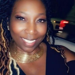 Meet your Posher, Simone